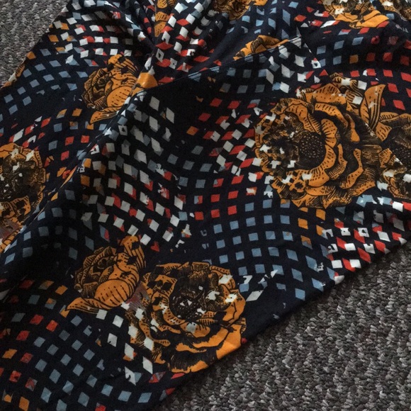 NWOT Lularoe TC - Picture 2 of 3